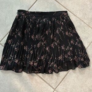 Forever 21 floral pleated mini skirt